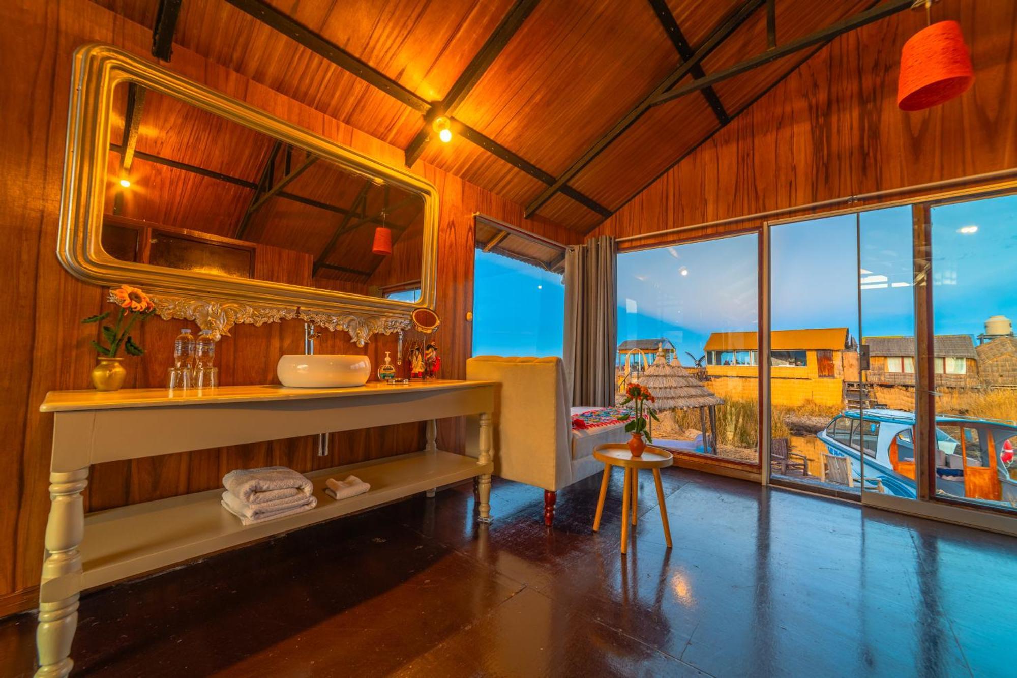 Uros Kay Pacha Lodge Puno Pokoj fotografie